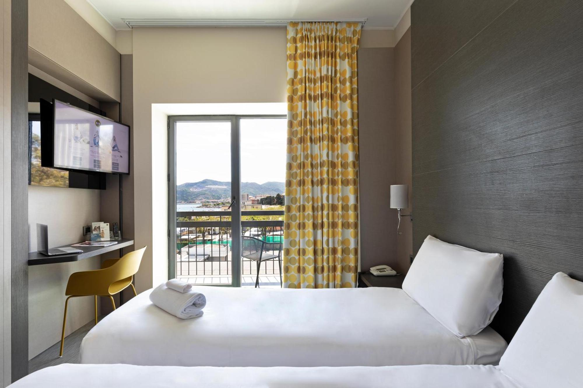 B&B Hotel Savona Exterior photo