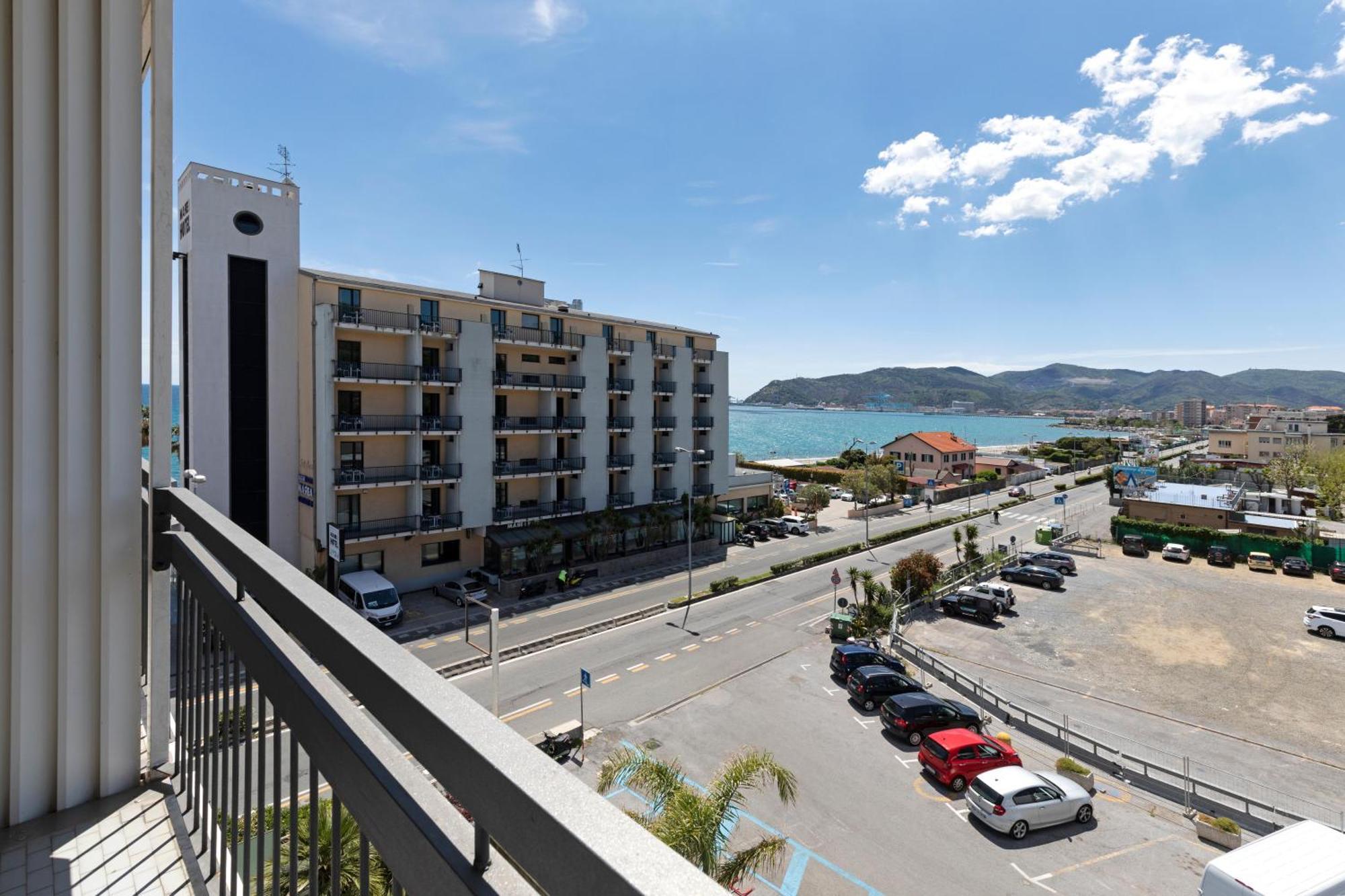 B&B Hotel Savona Exterior photo