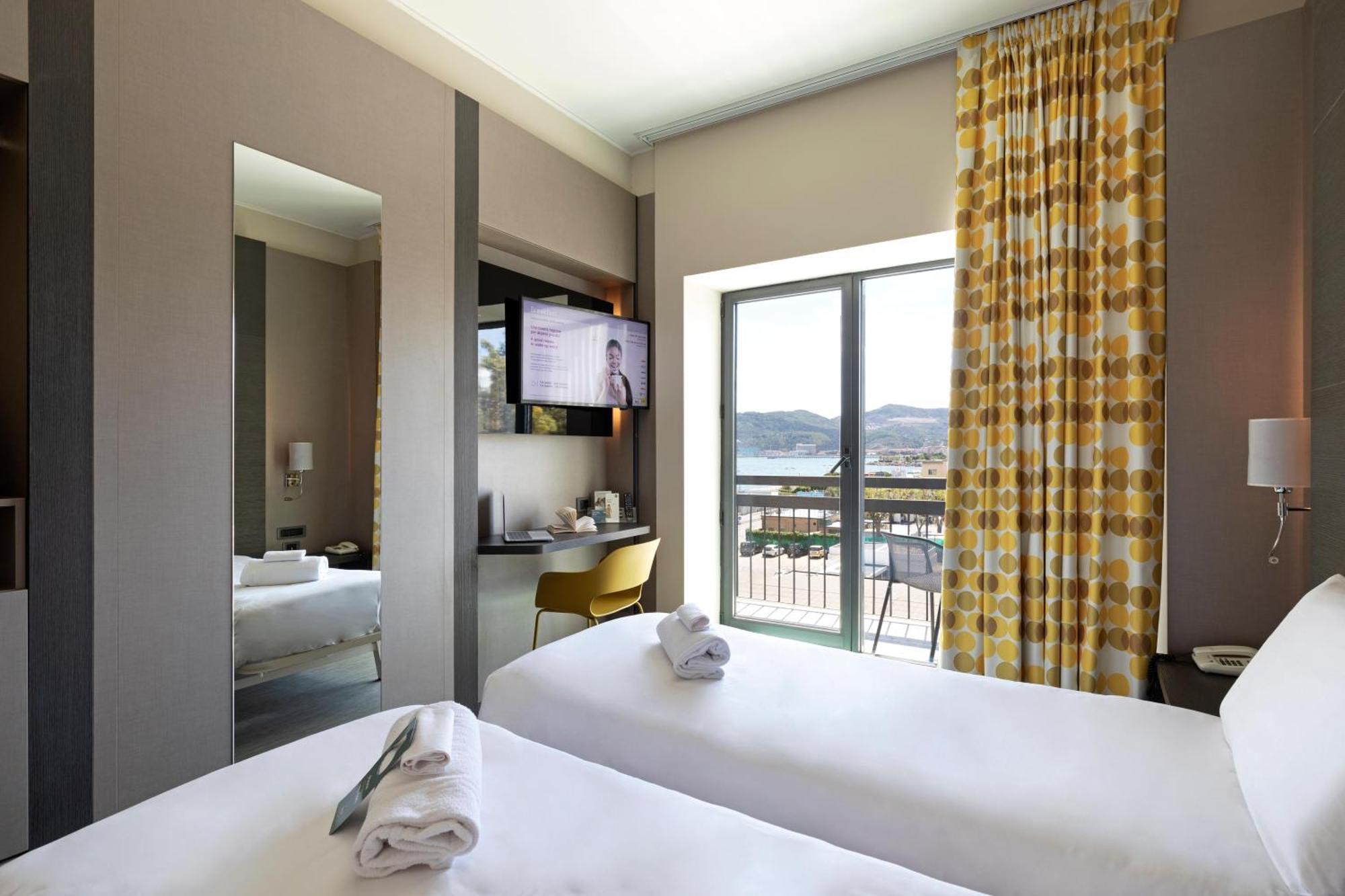 B&B Hotel Savona Exterior photo
