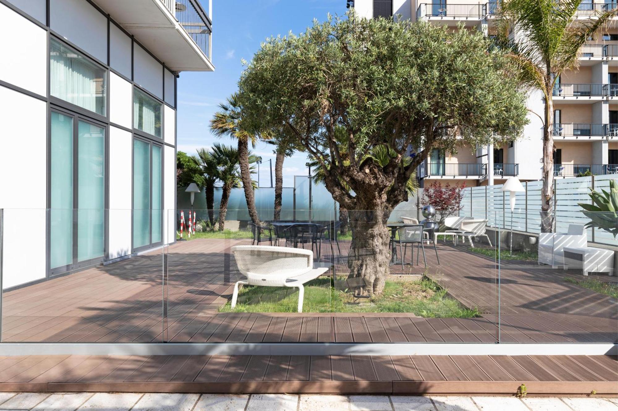 B&B Hotel Savona Exterior photo